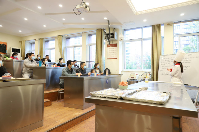 СС�決ʦ������У��չ��ͥ���Ӻ決��ѧ�λ