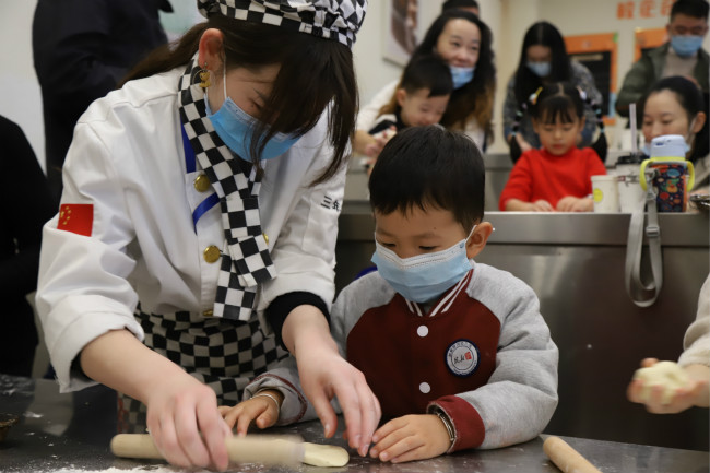 СС�決ʦ������У��չ��ͥ���Ӻ決��ѧ�λ