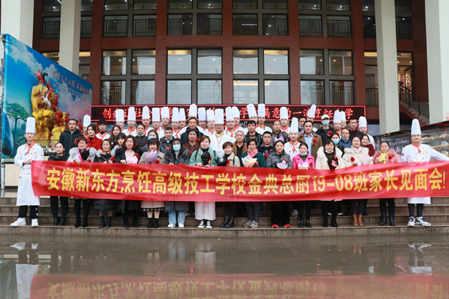 �����¶����ҳ������|�ж���ĸ���ڷ絲�꣬����˵���Ը�ĸ�İ���