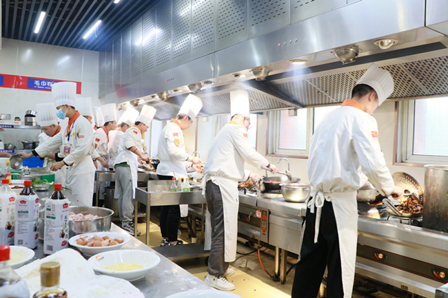 �����¶����ҳ������|�ж���ĸ���ڷ絲�꣬����˵���Ը�ĸ�İ���