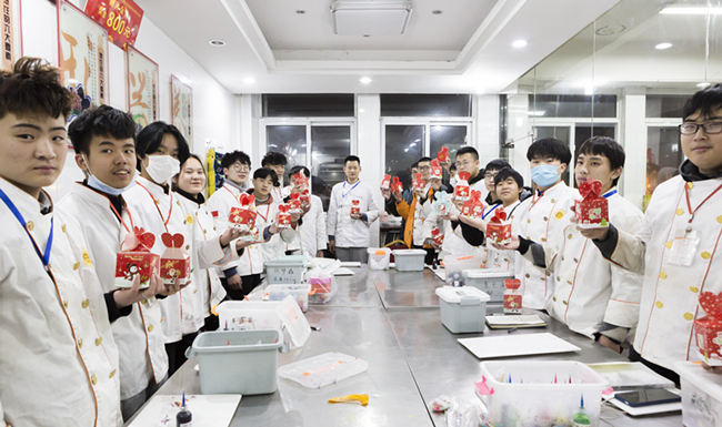 �׺�����үү�ڰ����¶���У԰���û����