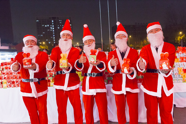 �׺�����үү�ڰ����¶���У԰���û����