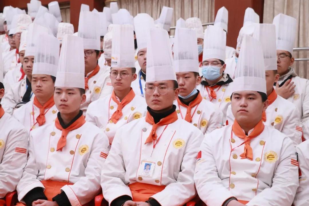 ���ܳɾ����룬�����¶���2020�ڶ��ڳ�����ר�����֤���������վ��У�