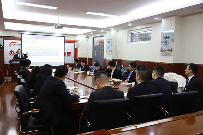 �����¶�����⿸߼�����ѧУ�в��������ѵԲ������