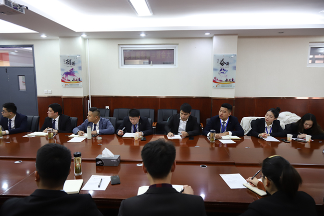 �����¶�����⿸߼�����ѧУ�в��������ѵԲ������