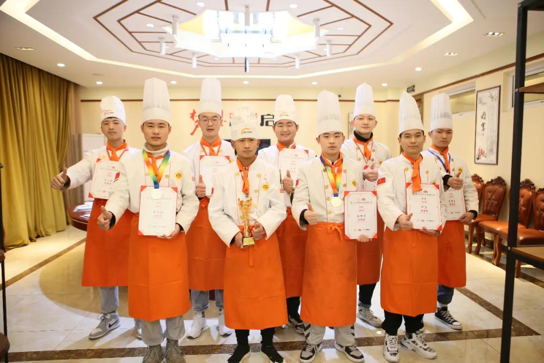 �����¶���ʦ���μ�2020�в�����������������