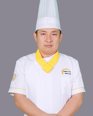 王磊
