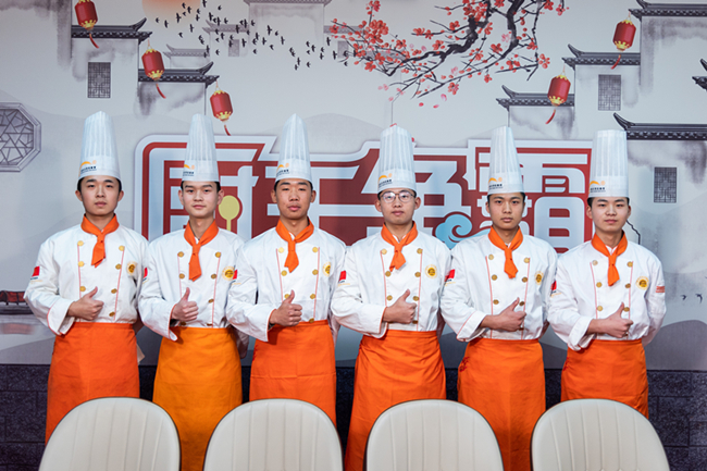 ���ӽ�Ŀ�¶�����ů�С���̽�������¶���ѧ��������ľ���Ļ�����