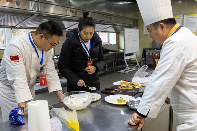 ��������ձ�ƴ����������ʳʢ�磬�¶���ս����ʦȫ����ս