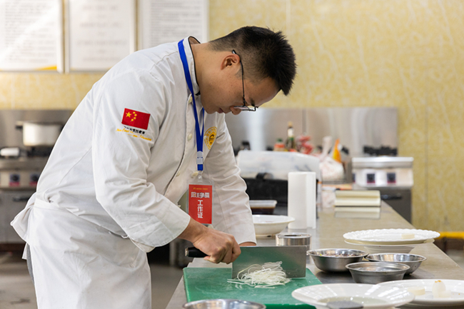 ��������ձ�ƴ����������ʳʢ�磬�¶���ս����ʦȫ����ս