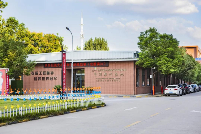 ѧ��ע���ֳ��˳�ӵ�������ȿֺ�����ֻΪѧ�ź����գ�