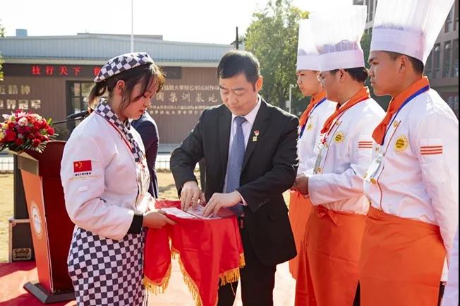 ����Բ�Σ���־��ѧ|�����¶���&�㽭¡�ۼ���У����������ѧ�𷢷���ʽԲ�����У�