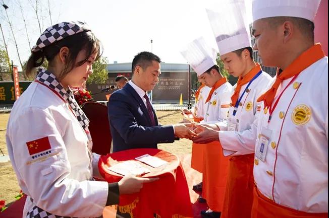 ����Բ�Σ���־��ѧ|�����¶���&�㽭¡�ۼ���У����������ѧ�𷢷���ʽԲ�����У�