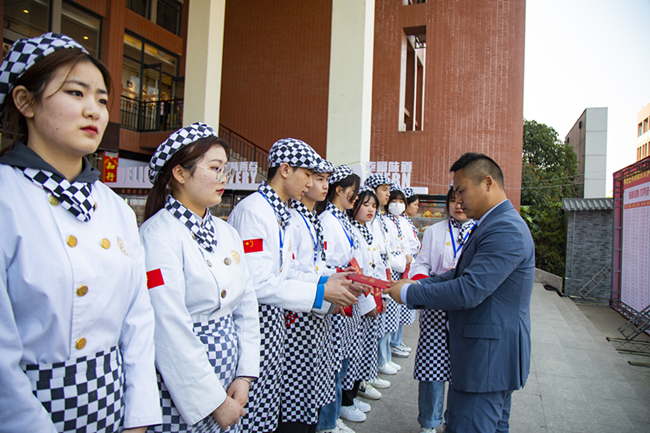 ������רҵ���û᡿һ��һ�εĳɳ�����֤�����������