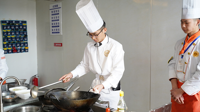 ���������� | �ɻ�����������������������ǰ�У�