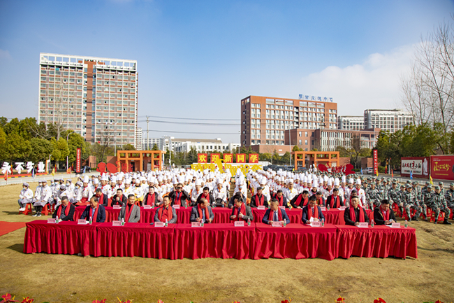  ϲѶ�������¶���2021����й���⿴�ʦ��У԰�߿���������Ƹ��ʽ����У¡�ؾ��У�