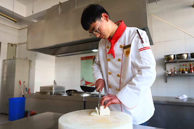 ������ģ�����ҽ�ӳ������в�ѧ�����ϵľ���ѧ������