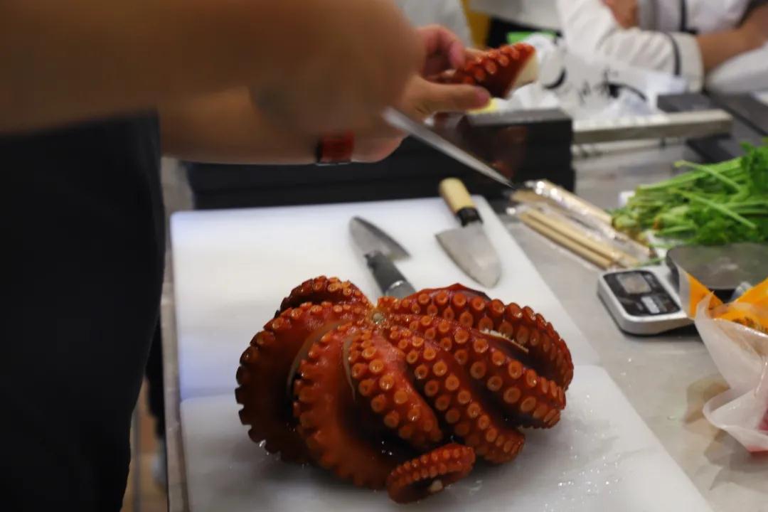 �þ�ͷ��¼���õ�ѧϰʱ�⣬�����߽�����רҵѧ����ʵ�ٿ��ã�