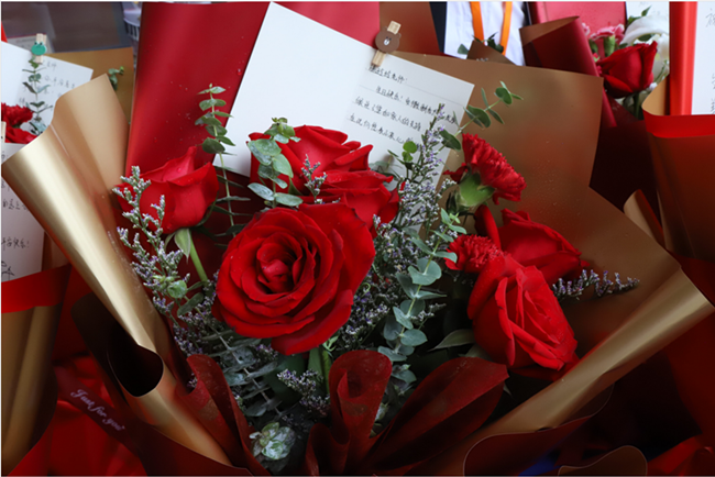 �����¶���Ա���������ջᣬ��ůͬ�У�������ůʱ��