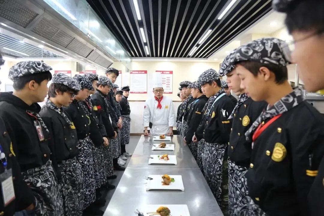 初高中毕业想学一门实用技能?来安徽新东方!