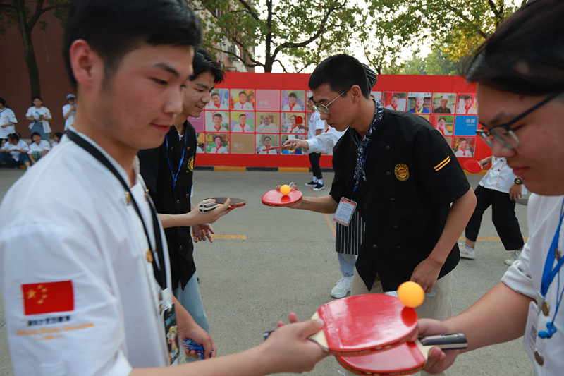 ��У԰���У԰Ȥζ�˶�������~