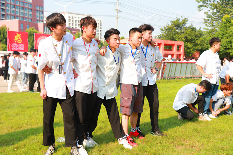 ��У԰���У԰Ȥζ�˶�������~