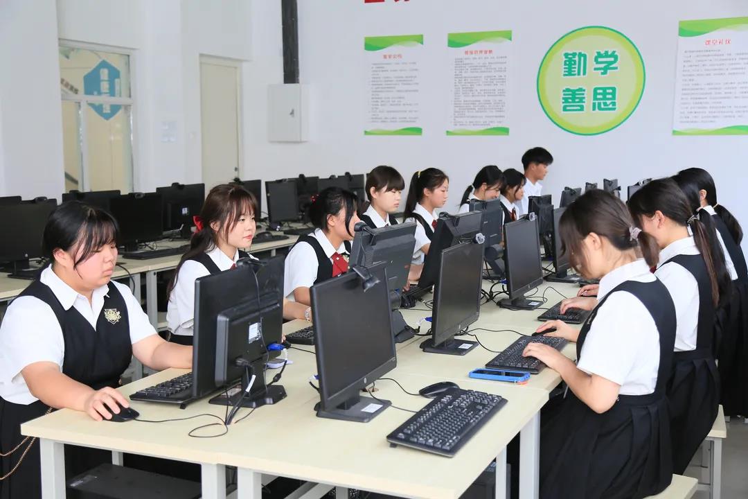现在学幼教的优势在哪?为什么这么多学生报读幼教?