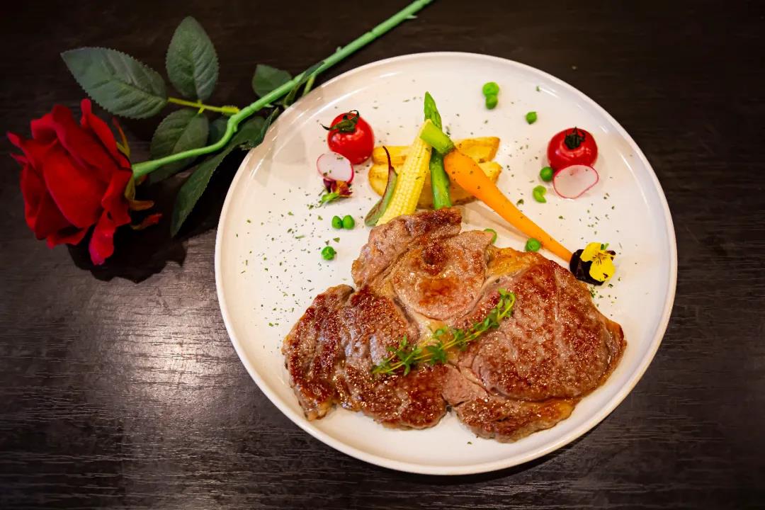 LIFE四个字母诠释安徽新东方学子的生活