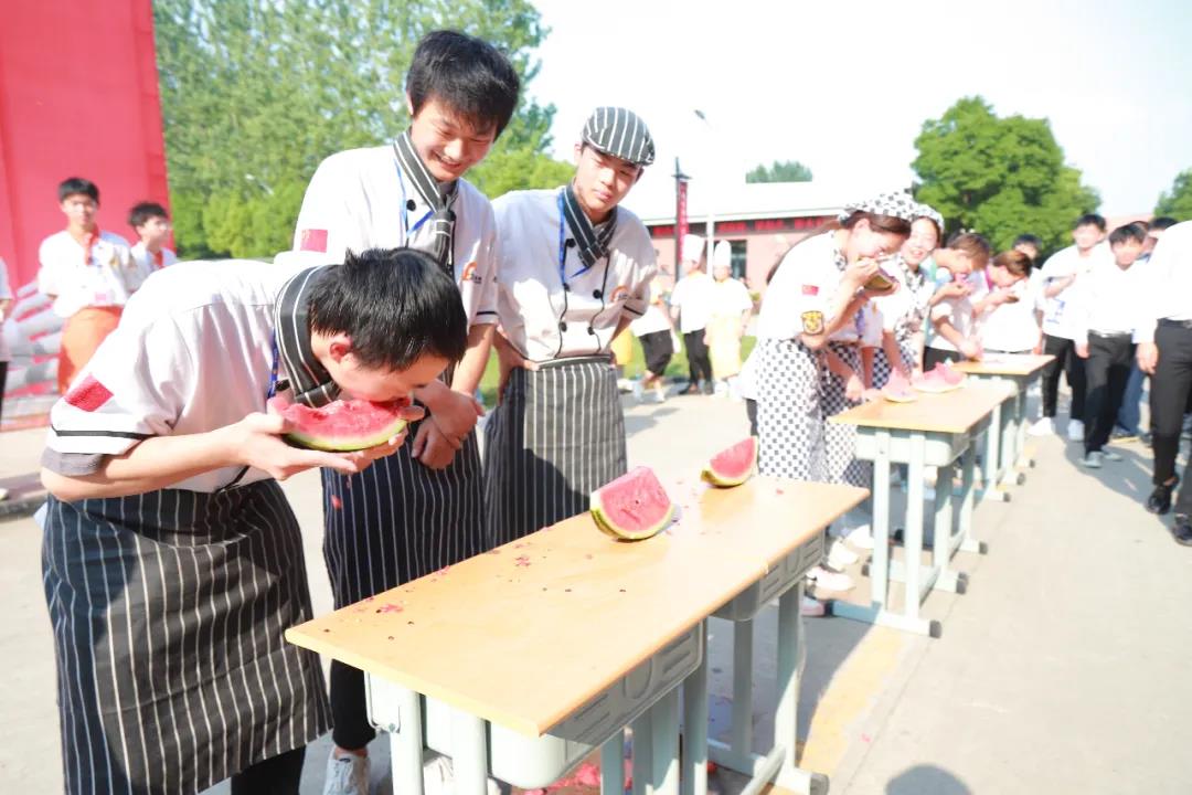 LIFE四个字母诠释安徽新东方学子的生活