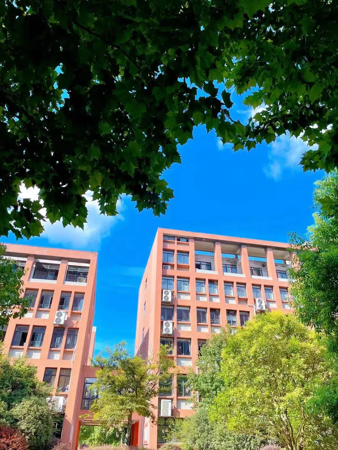 �εεΣ�����һ�����԰����¶����ĵ绰