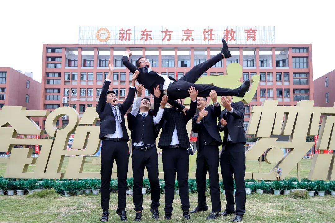 �Ÿոս��뿪ѧ�������Ѿ��кܶ�ͬѧ�ڿ���תѧ�������ˡ��ܶ�ͬѧ�����Լ�����Ӧ�ڽ�������ѧУ���˽����𽥷�����Ŀǰ����