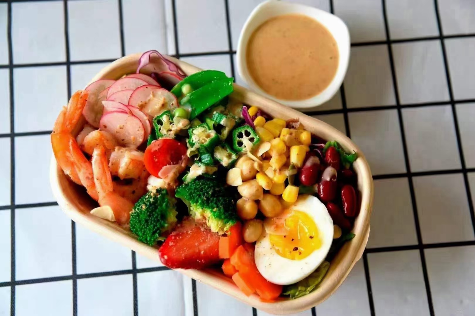 ѧ��ʳ�������¶������ѧУ����һ��ѧ������Ʒ��