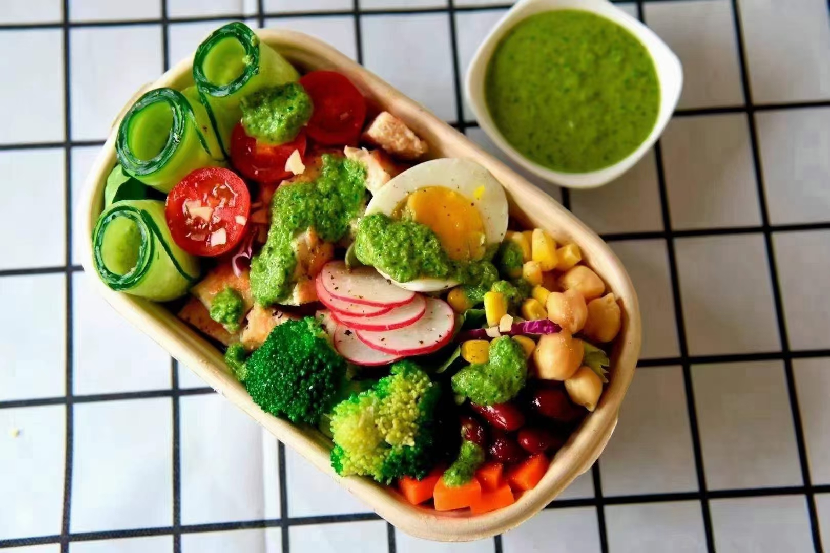 ѧ��ʳ�������¶������ѧУ����һ��ѧ������Ʒ��