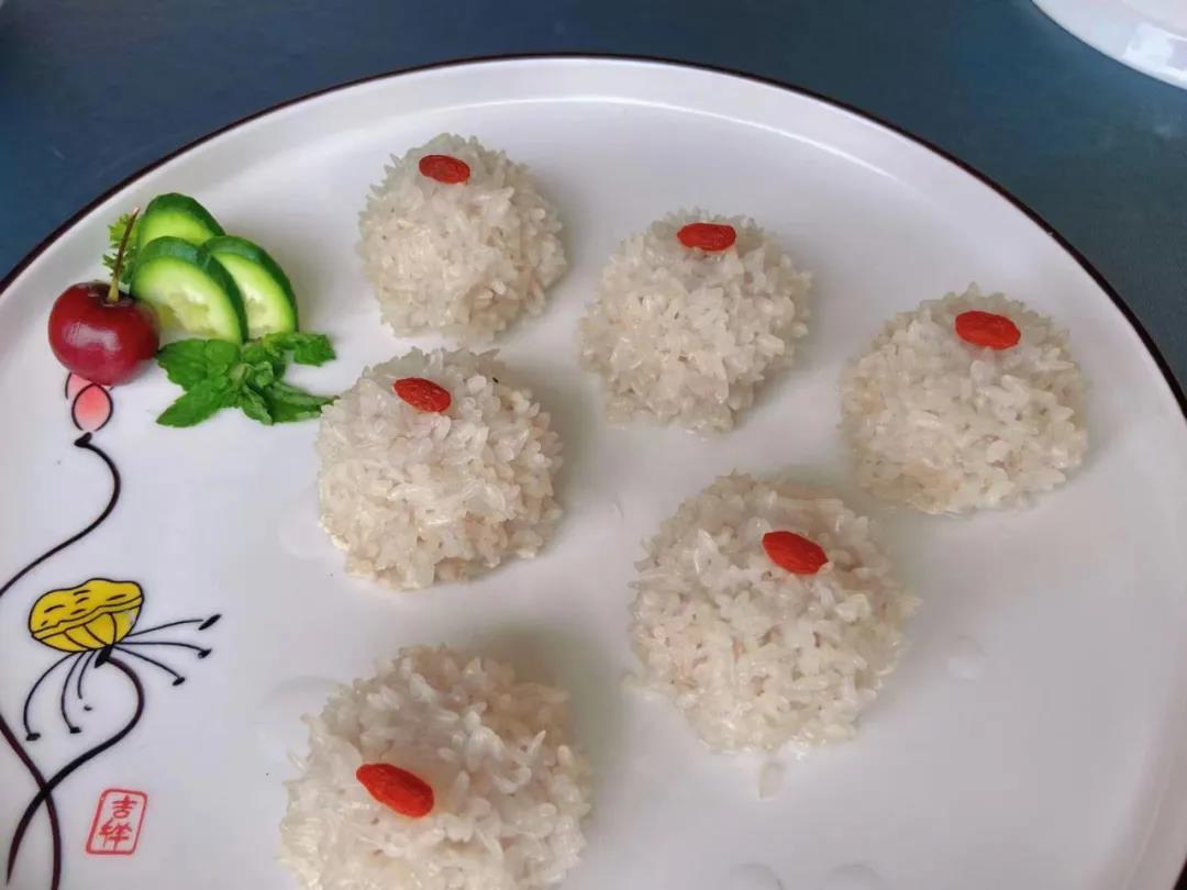 �����¶������ѧУ�в�רҵѧ����Ʒ