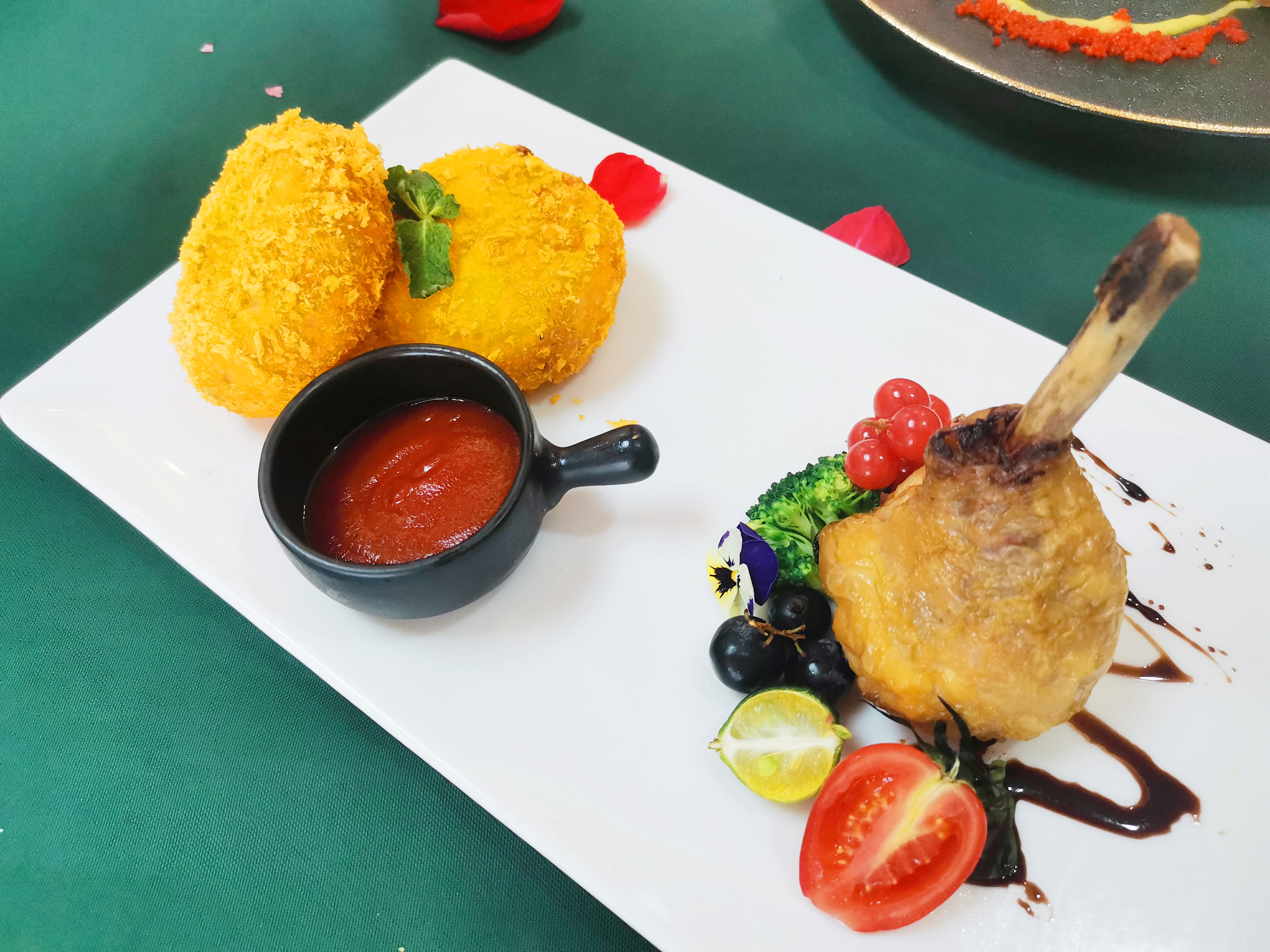 ����ѧ����Ʒչ��̫������~