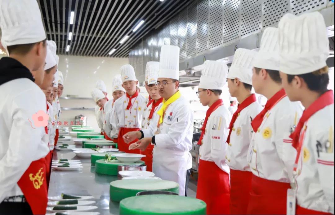 С�����ǣ��ڰ����¶��������µ�ѧϰ���