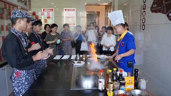 省人社厅、省直妇工委主题党日活动在安徽新东方烹饪高级技工学校顺利开展