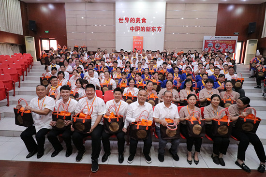 ��~�����¶������±��Ѿ�����ÿλͬѧ���У�