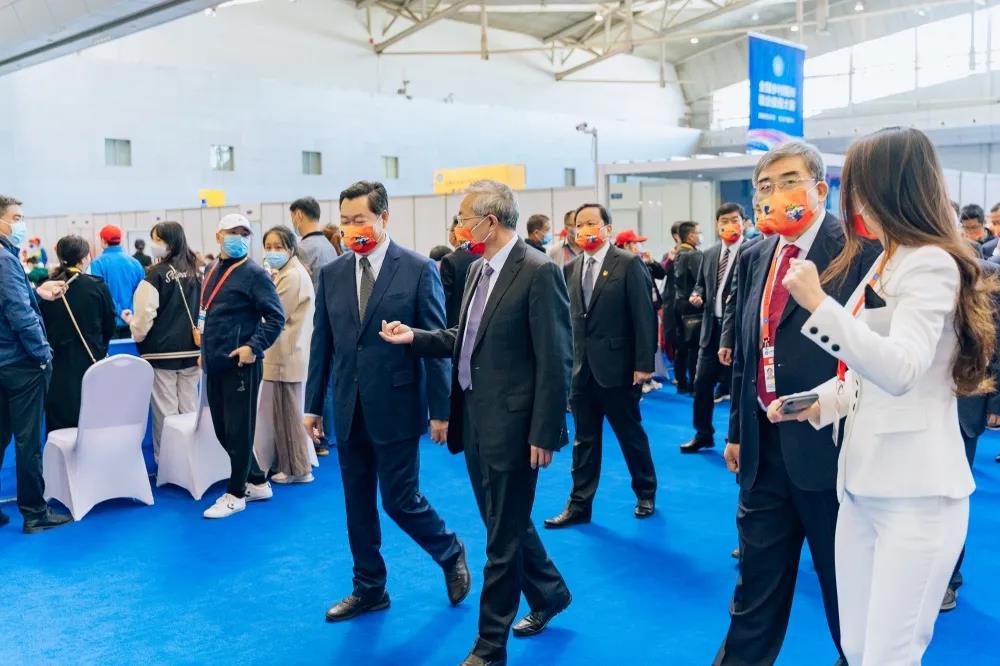 ϲѶ|��Уѧ����ȫ���������ְҵ���ܴ�����ʽ���ʦ��Ŀѧ�����л�����Ƚ���