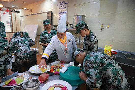 ���鲻��ɫ��������˽��ްྫ��˲��