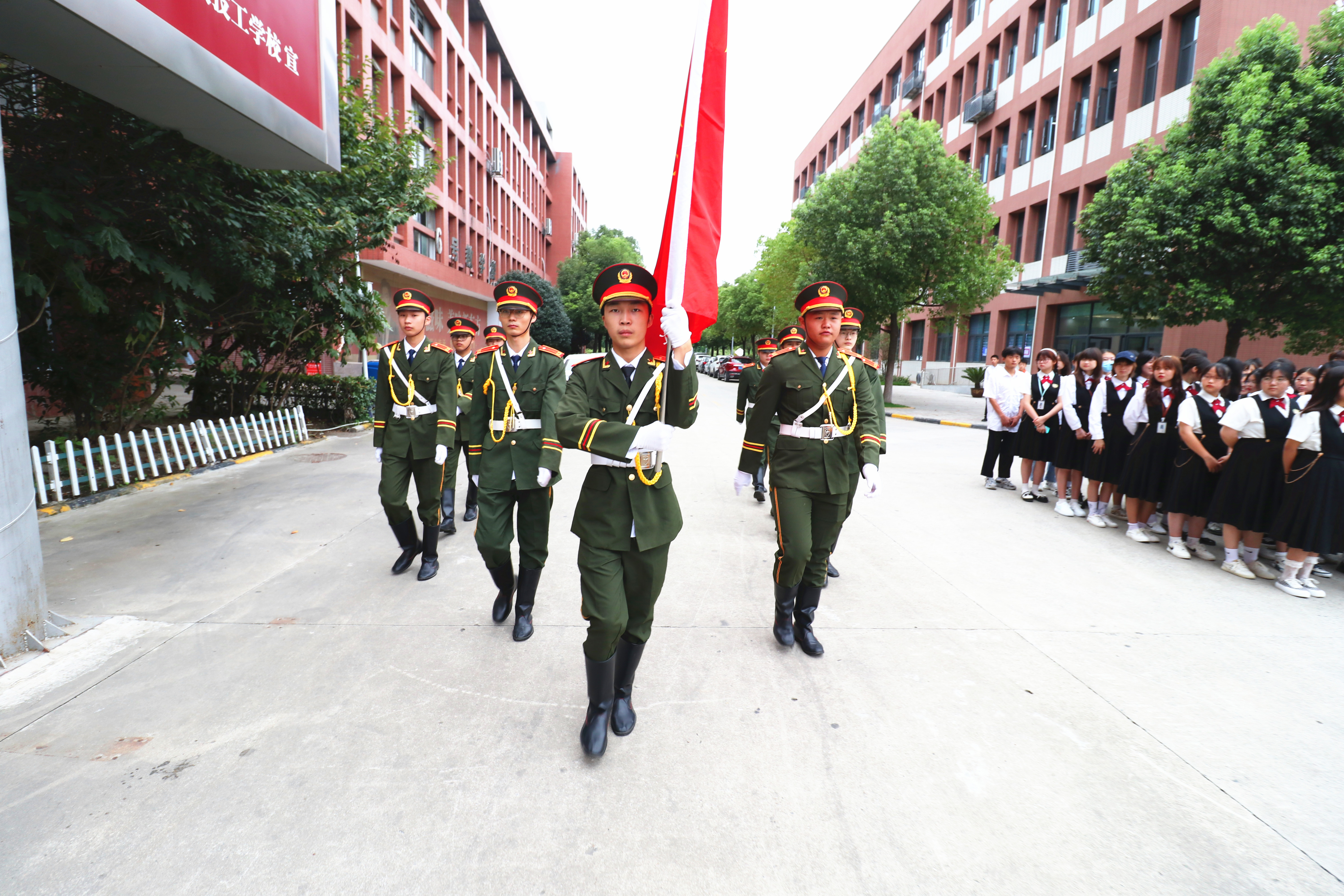 ��һ������ʽ��������־���ɱ����ţ�