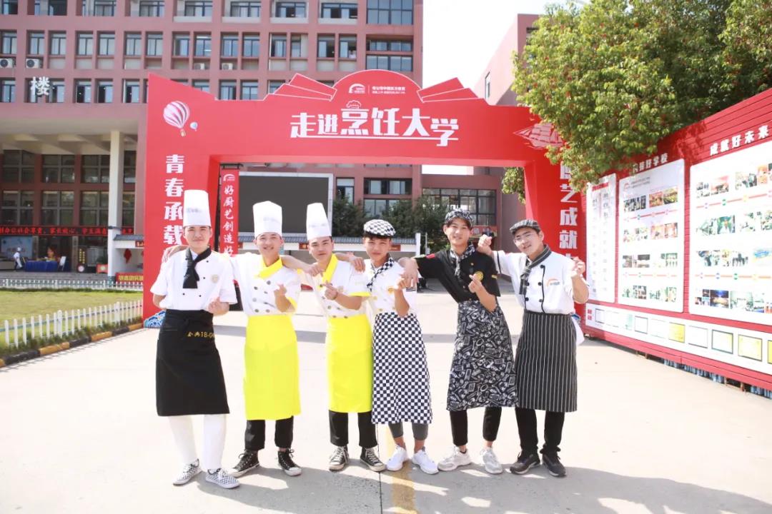 �ڰ����¶�������ͷ����ů˲��