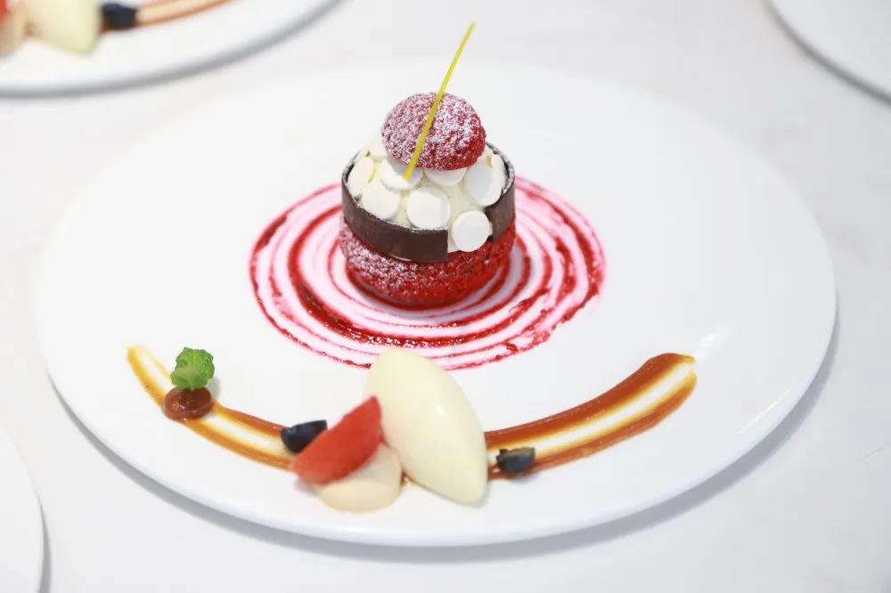 �����¶�����У԰��������ȱ��ʳ