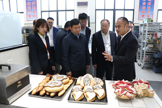 巩义市景晓明副市长一行参观调研安徽新东方烹饪高级技工学校