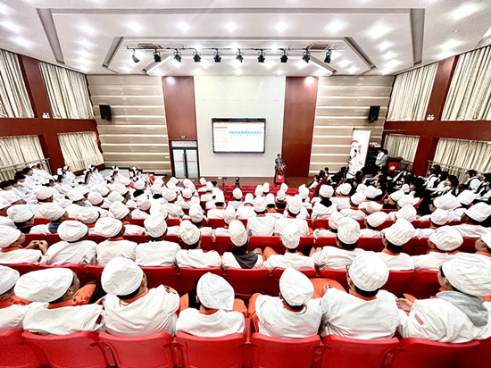 “好习惯成就好未来”主题演讲活动顺利开展