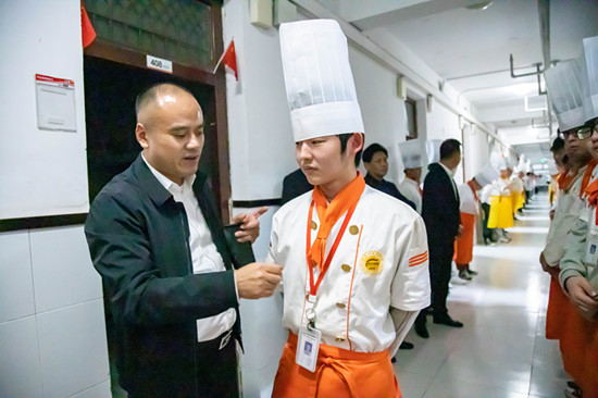 ����ѧ����������¶���Ժ���߽�ѧ�����ᣬ������һ���