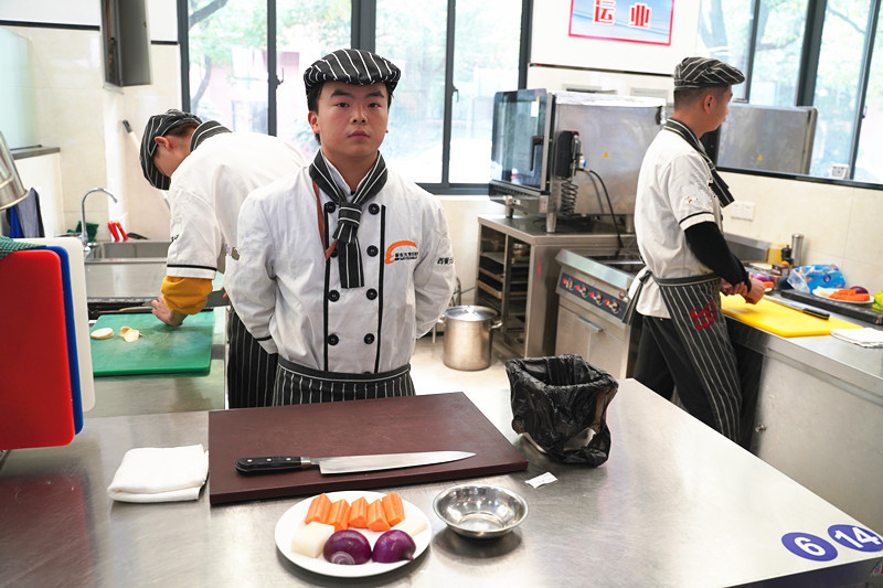 考核见真功!西餐专业刀工考核圆满举行