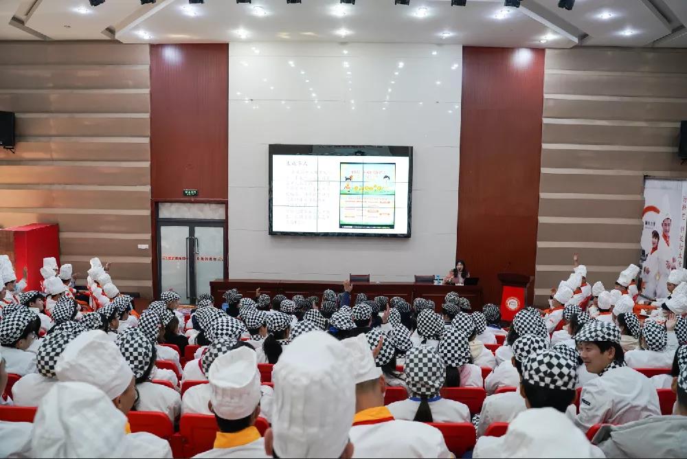 美好青春,我做主——安徽新东方青少年安全专题讲座