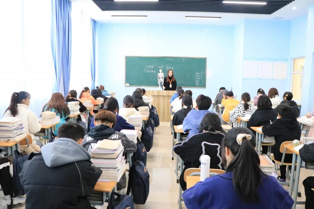 ������ѧƷ�ʣ������¶������λԲ�����У�