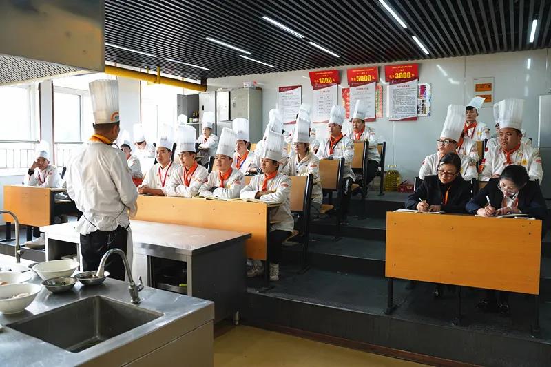 ������ѧƷ�ʣ������¶������λԲ�����У�